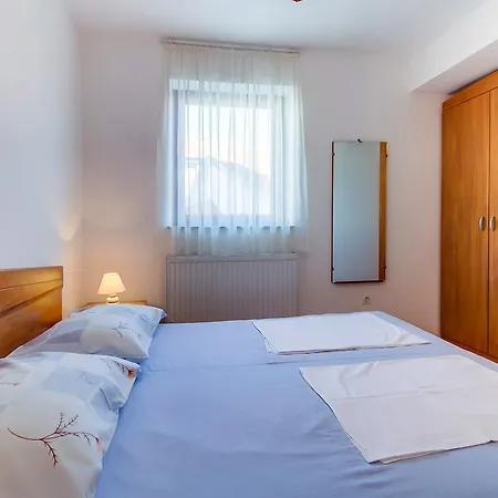 376a Apartment