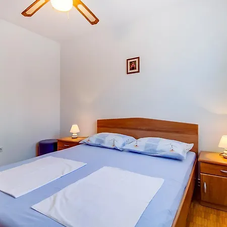 376a * Mali Losinj